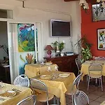 B&B La Grotta SantʼAlessio Siculo