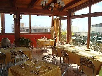 B&B La Grotta SantʼAlessio Siculo